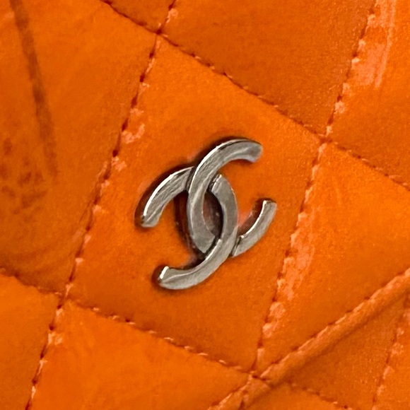 CHANEL BRIGHT ORANGE DIAMOND STITCH PATENT LEATHER LONG WALLET WITH BOX - Picture 7 of 16